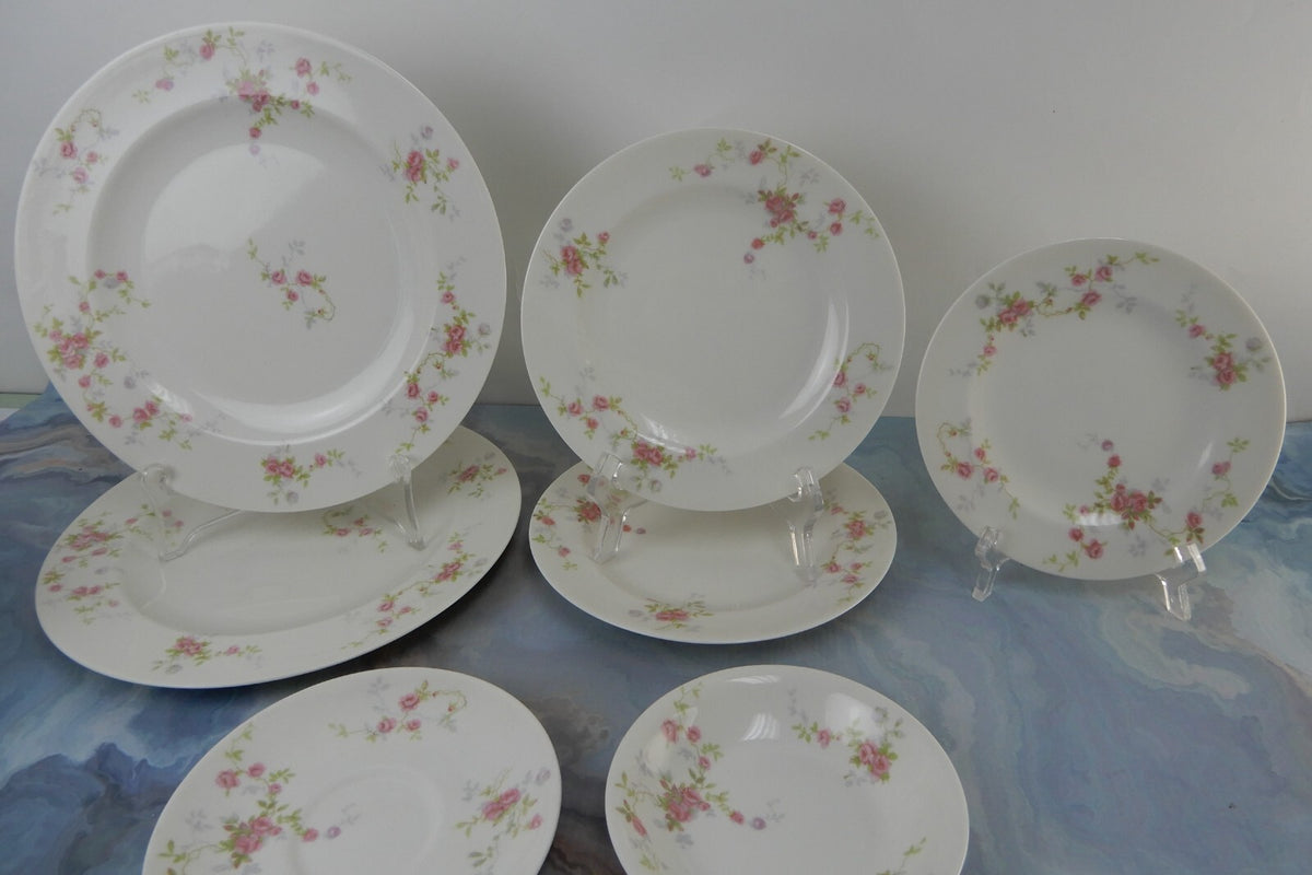 Set of 8 Replacemet Pieces Vintage Theodore Haviland New York "Touraine"