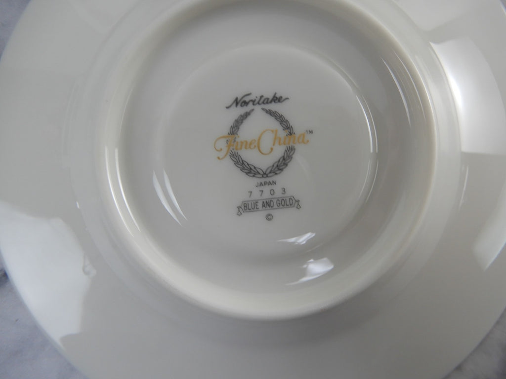 20 Pieces 5-Piece 4 Place Noritake Fine China "Blue and Gold" 7703 Made in Japan