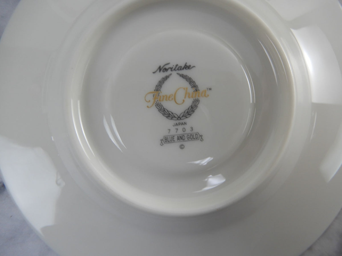 20 Pieces 5-Piece 4 Place Noritake Fine China "Blue and Gold" 7703 Made in Japan