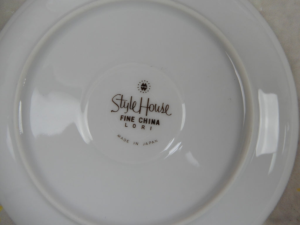 Vintage 20 Piece Style House Fine China "Lori" 4 Place Setting Made in Japan