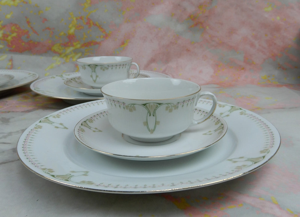 12 Piece MZ Altrohlau CMR Czechoslovakia Art-Deco Cups,Saucers and Dinner Plates