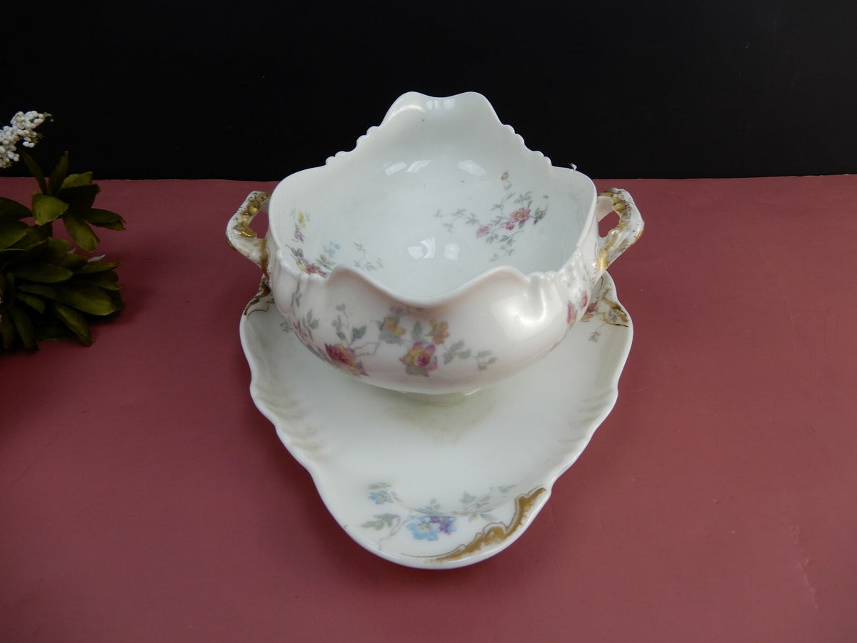 Theo Haviland Limoges France Porcelain Gravy Boat Saint Cloud