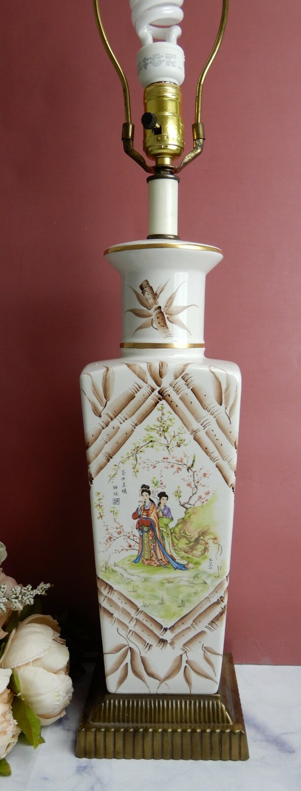 Vintage 3 Way Light Ceramic Table Lamp with Japanese Geisha Design