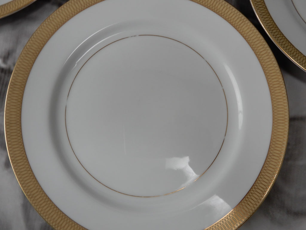 27 Pc 7-Piece 4 Place Setting Mikasa Bristol Waldorf Shape Pattern Made in Japan