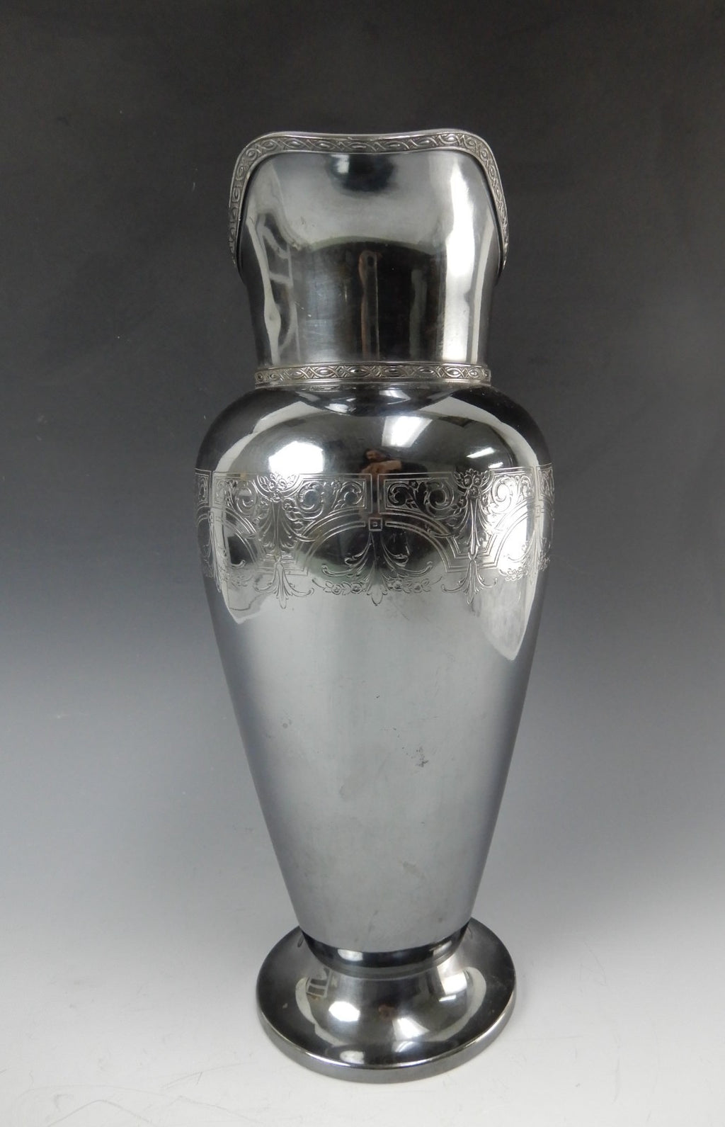 Vintage Wallace E.P.W.M. V8101  Ice Tea /Water Pitcher with Ice Lip