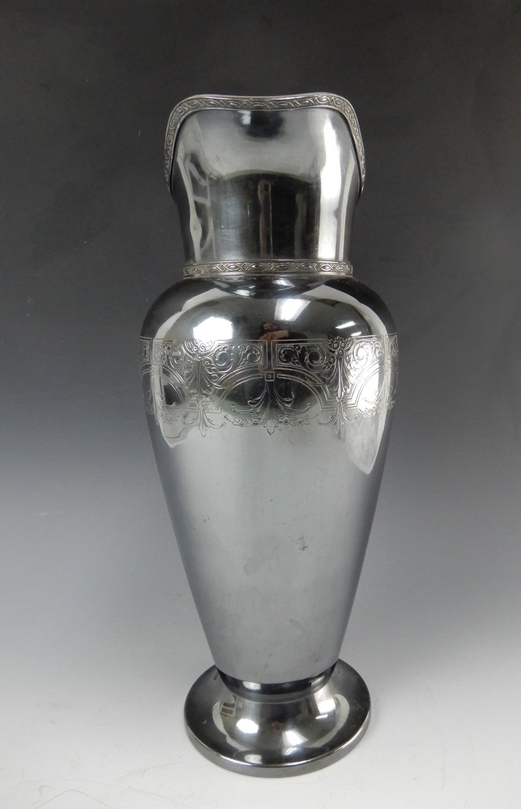 Vintage Wallace E.P.W.M. V8101  Ice Tea /Water Pitcher with Ice Lip