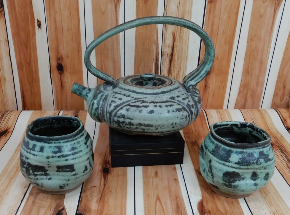 “David Vogel” Studio Pottery Hand Thrown Tea Pot W/ Two Cups Artist Signed