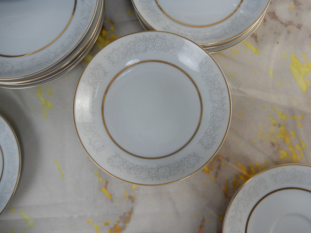 Vintage 35 Pc. "Queens Brocade Fine China" Dinnerware Made in Japan