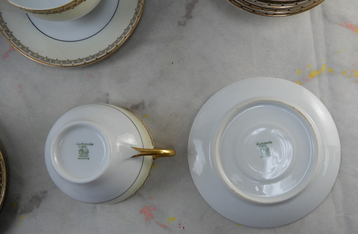 Set of 30 Pieces of  Hutschenreuther LHS Favorite Bavaria 6 Dinnerware for 5