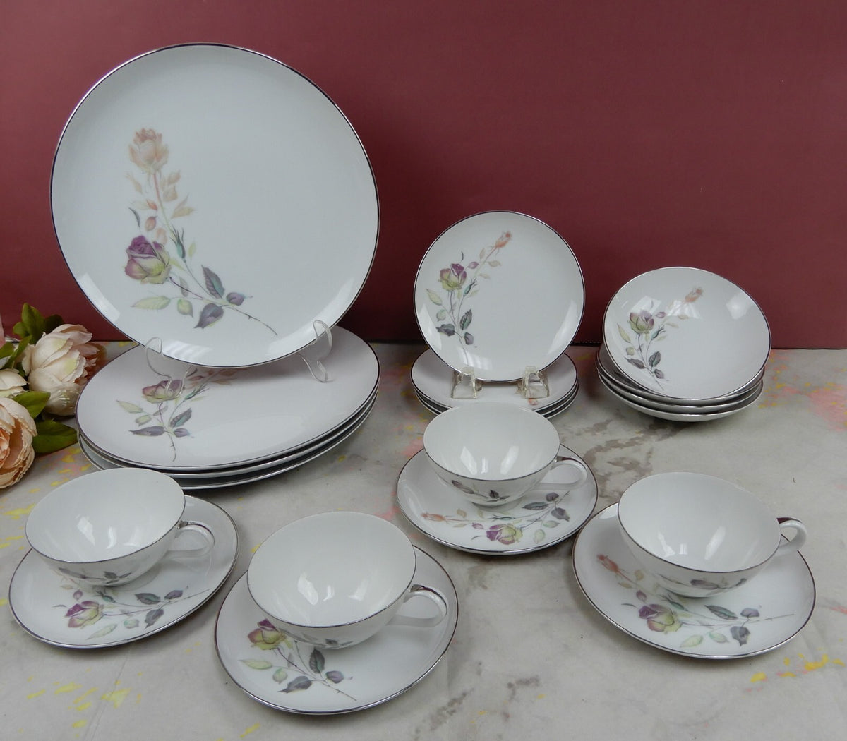 Vintage 20 Piece Style House Fine China "Lori" 4 Place Setting Made in Japan