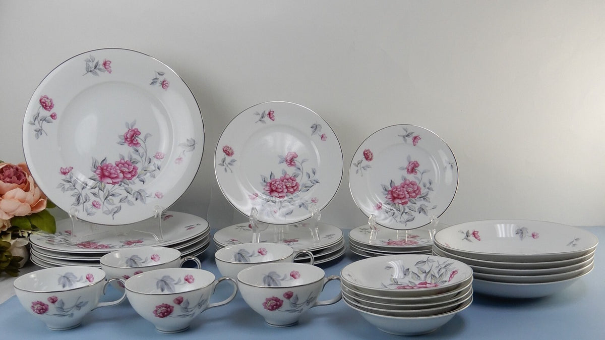 Set of 30 Pc. Vintage Meito Norleans China "Princess" 5 Place Setting NO SAUCERS