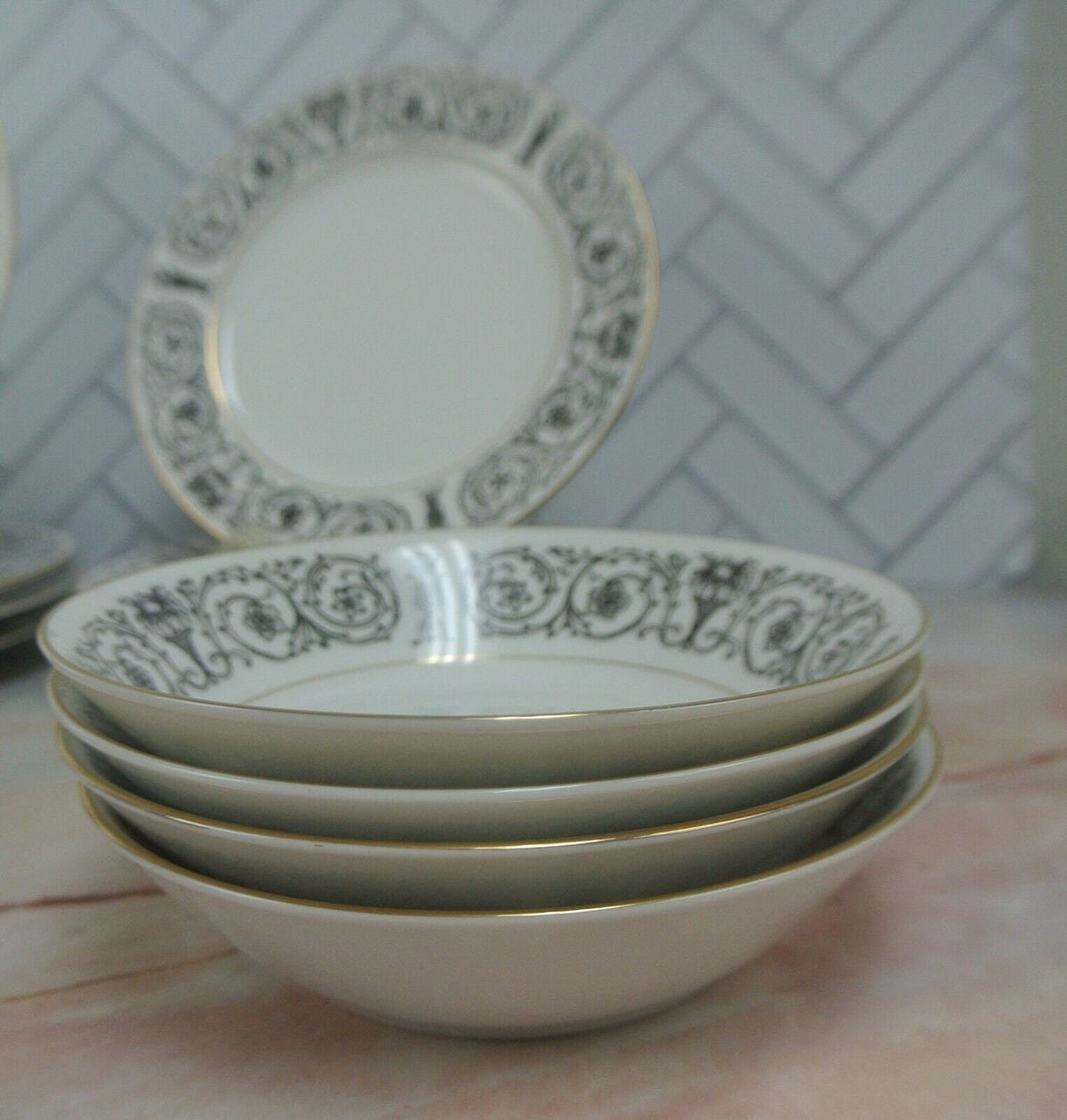 24 Pieces 6-Piece 4 Place Setting Coventry Fine China Japan "Laurent" Pattern