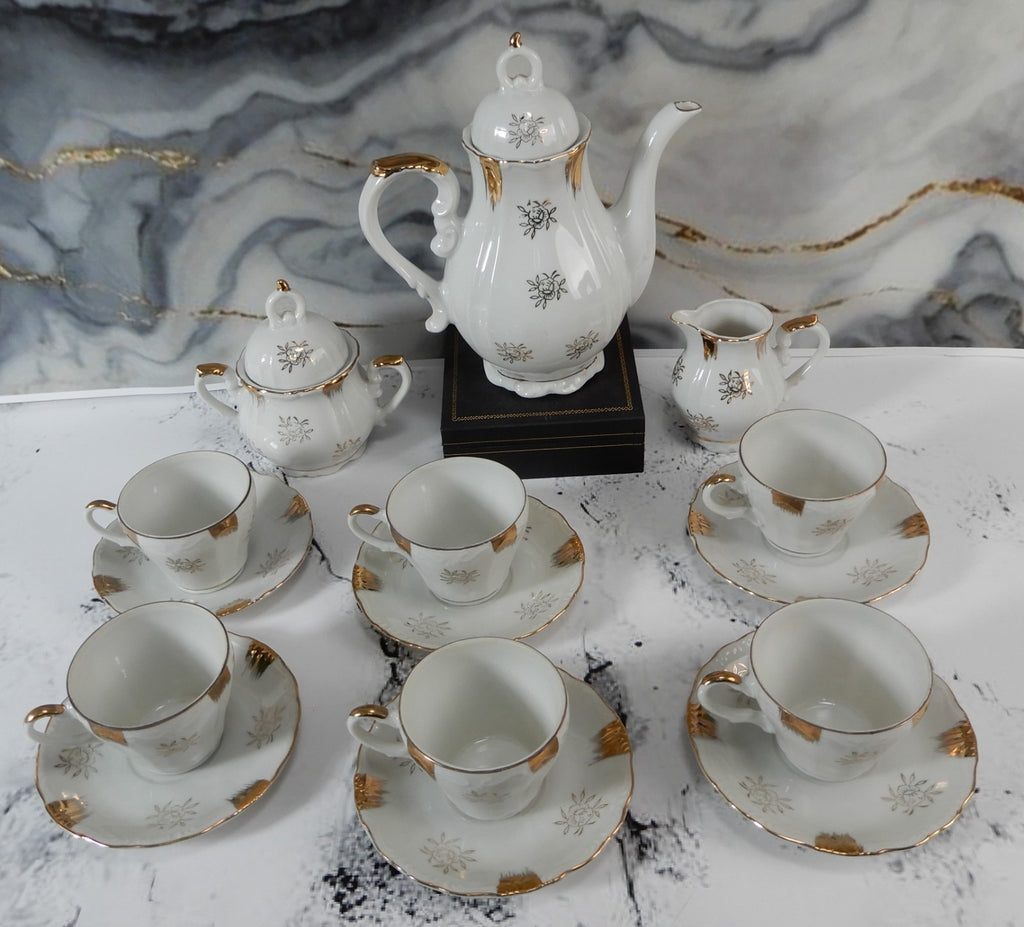 Small Vintage Royal Crown Japan 15 Pc Porcelain Tea Set White Gold Floral 33/926
