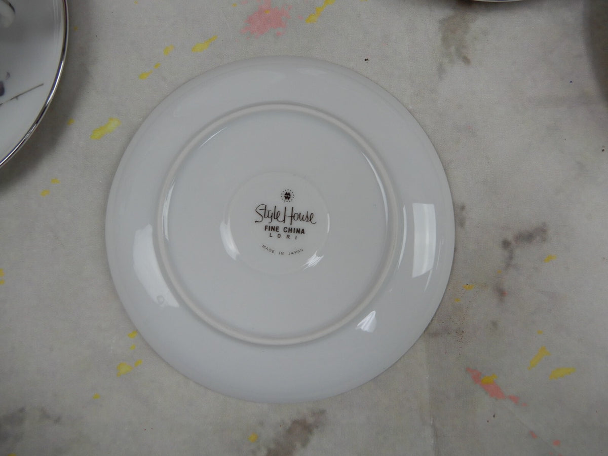 Vintage 20 Piece Style House Fine China "Lori" 4 Place Setting Made in Japan