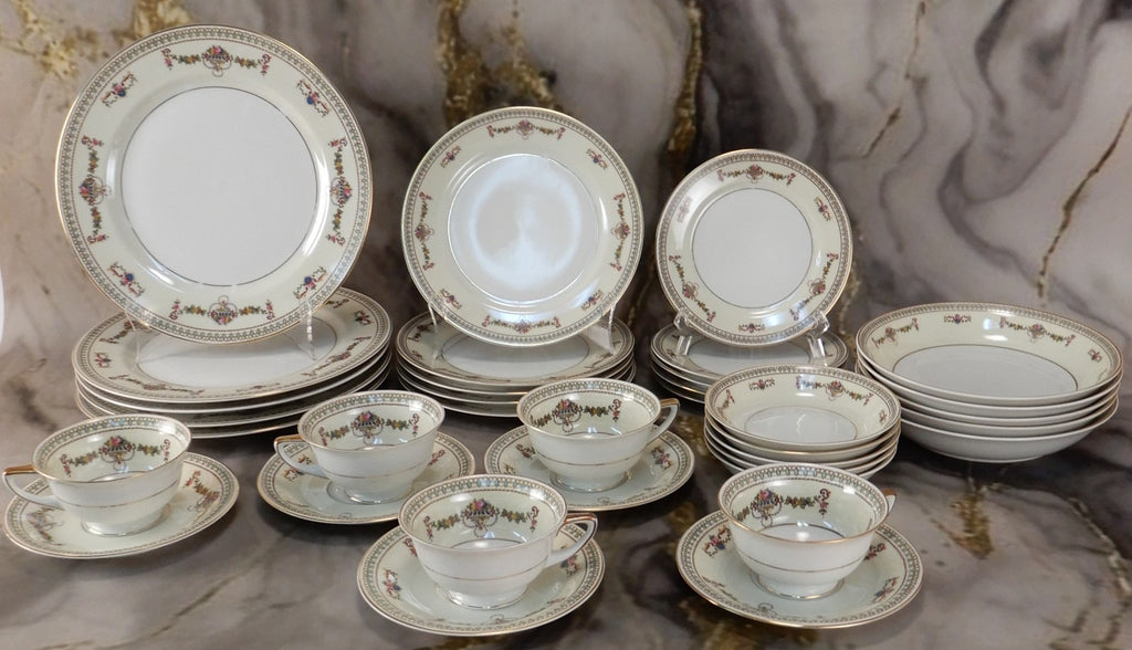 Set of 35 Pc. H&C Selb Bavaria Germany Heinrich Vintage"SENTA" 5 Place Setting