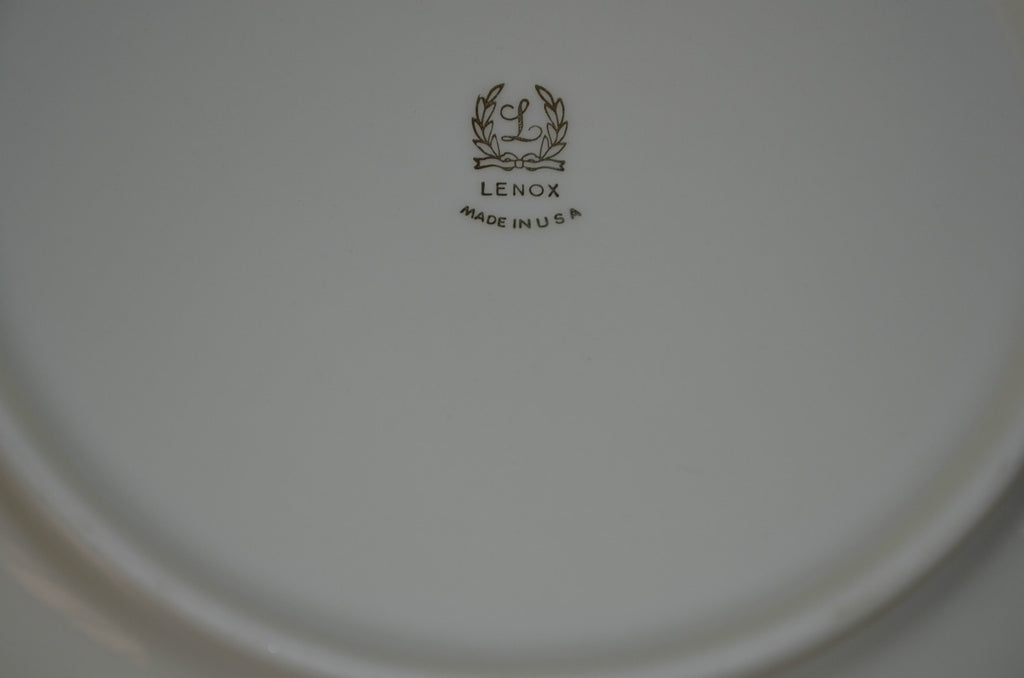 Lenox Holly and Berries Motif Holiday 9-1/2" Serving Bowl With Gold Trim