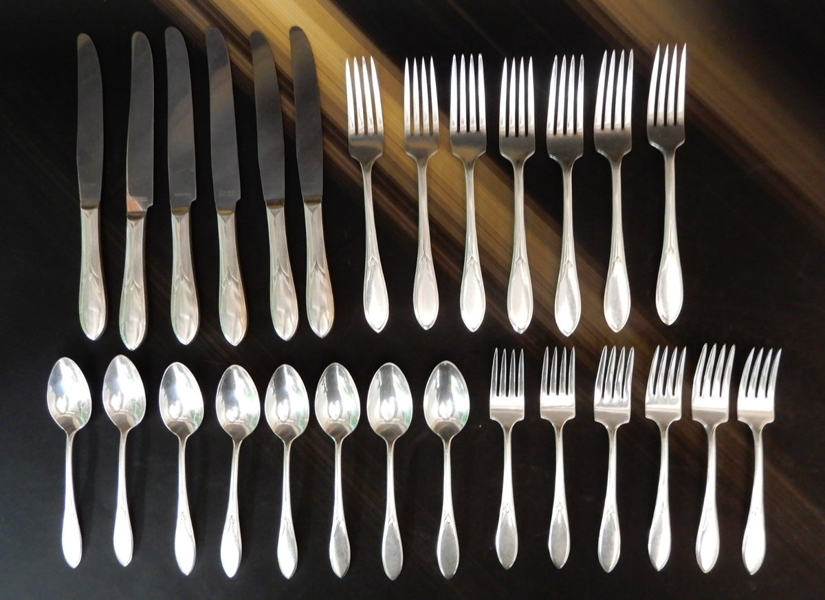 Set of 27 Pc. Rogers MFG Co 1938 Pickwick Pattern Silver Plate Flatware