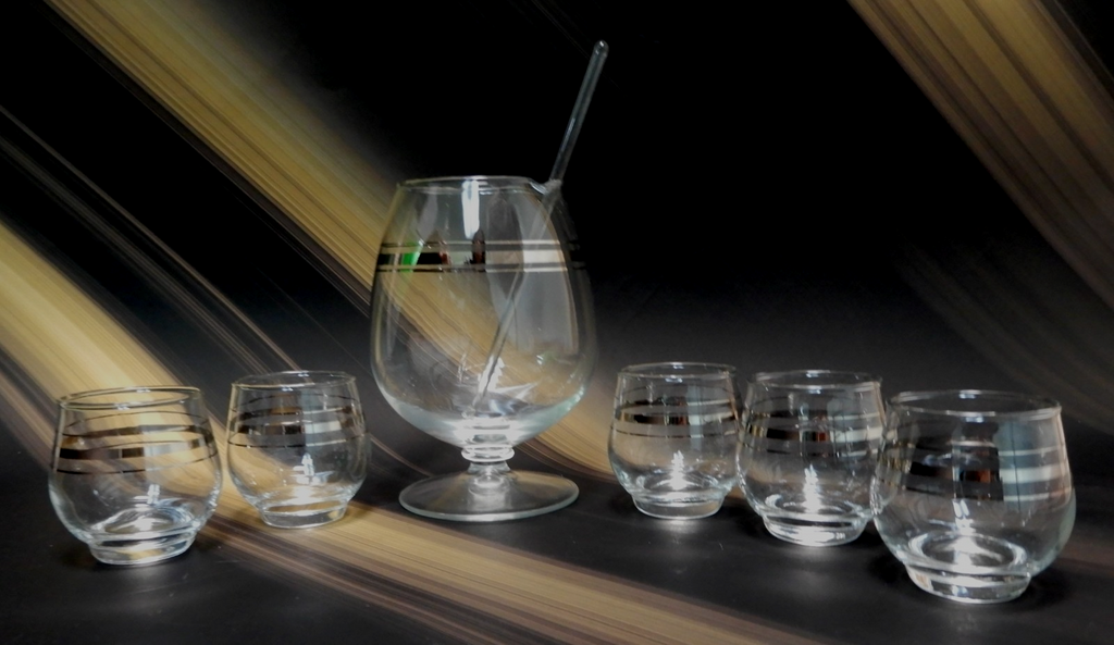 Dorothy Thorpe Triple Silver Band Cocktail Decanter -Stirrer,5 Roly Poly Glasses