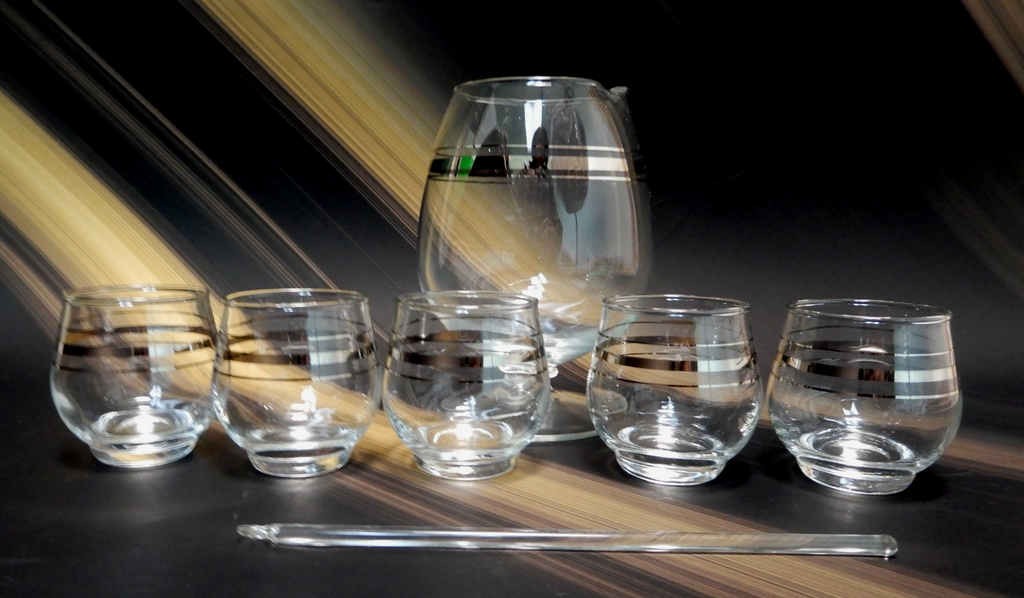 Dorothy Thorpe Triple Silver Band Cocktail Decanter -Stirrer,5 Roly Poly Glasses