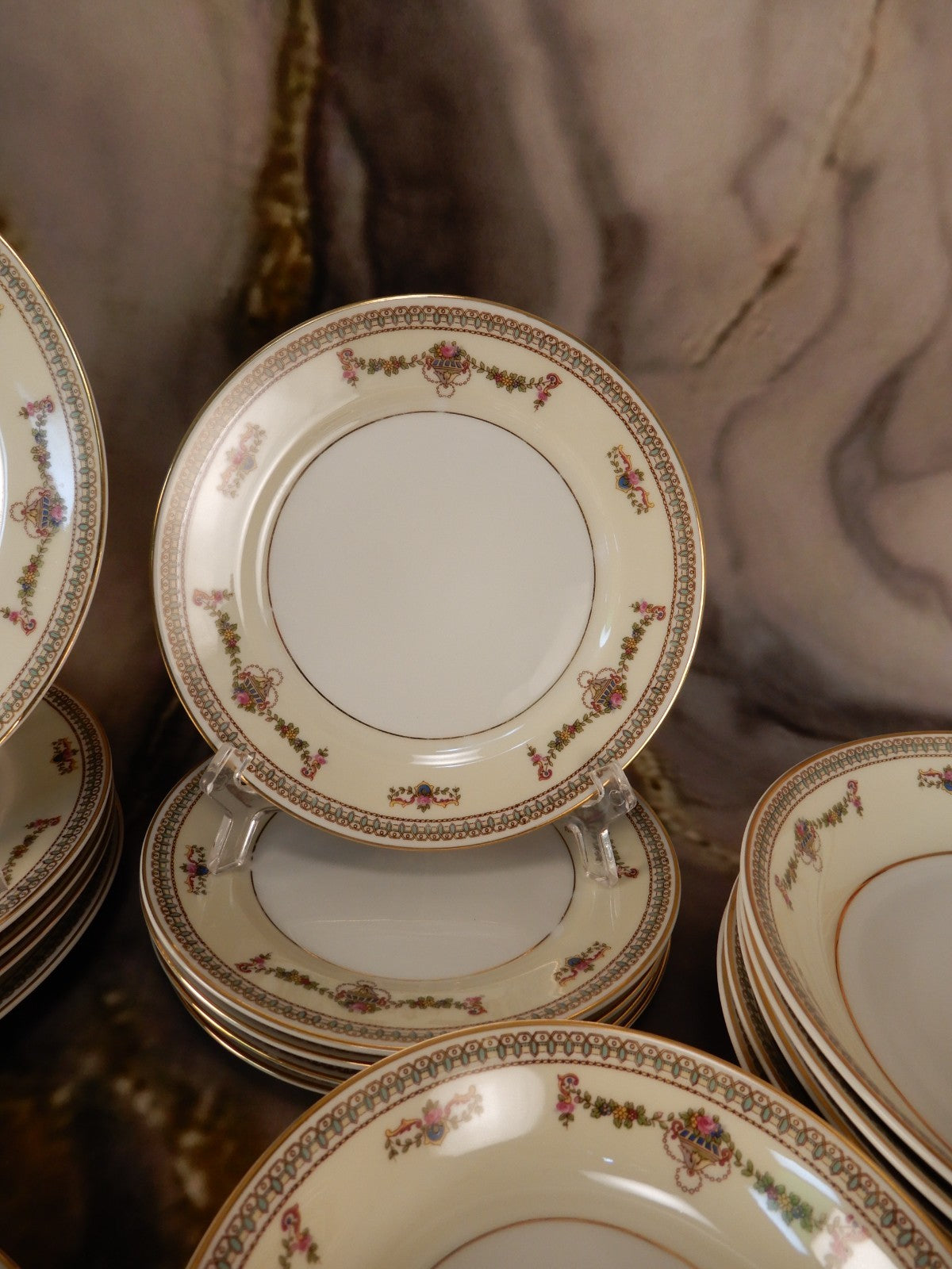 Set of 35 Pc. H&C Selb Bavaria Germany Heinrich Vintage"SENTA" 5 Place Setting