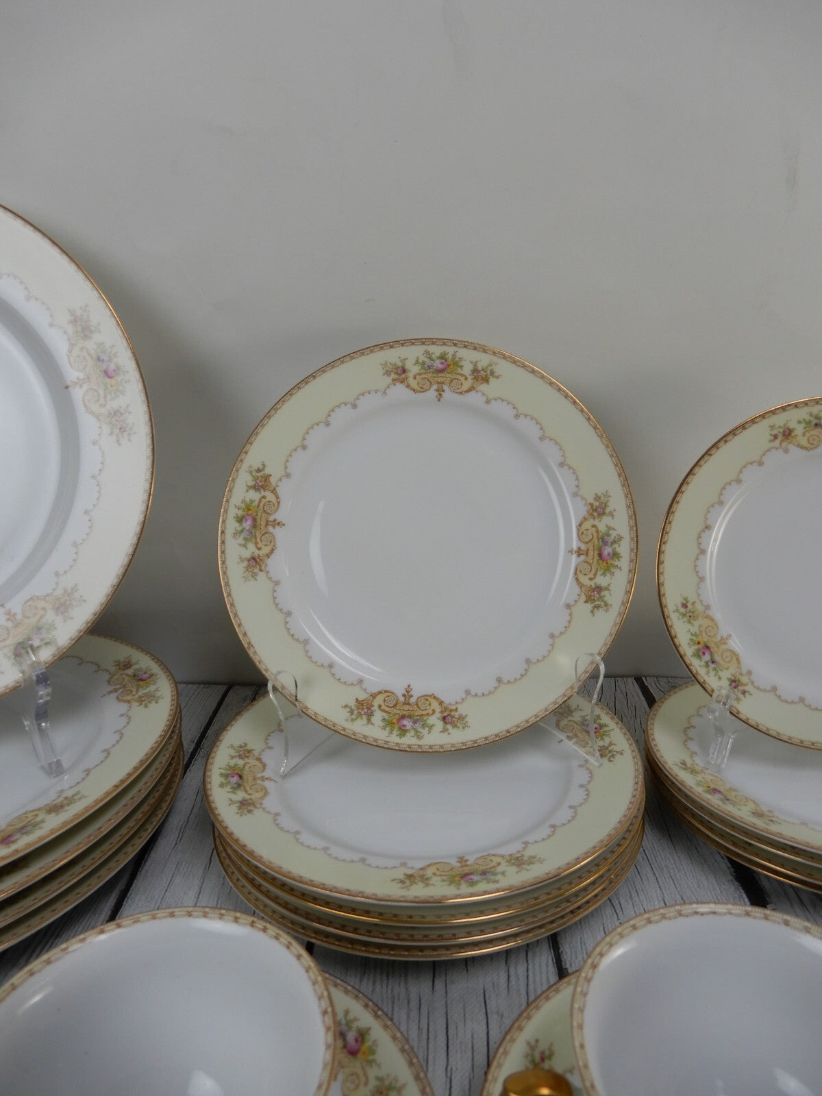 35 Piece 5 Place Setting Vintage Meito NSP Fine China Made in Japan w/Flowers