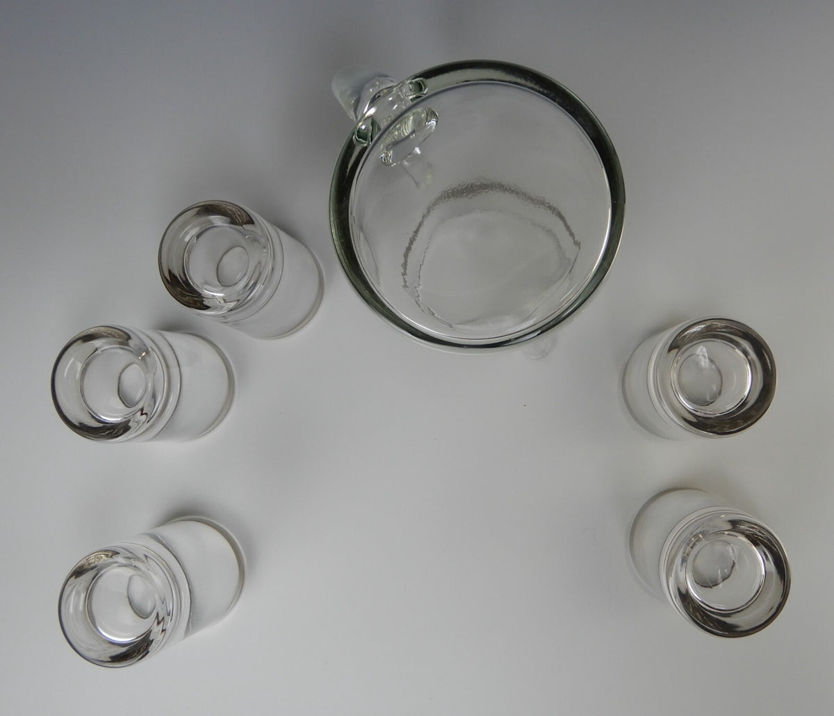 Vintage Dorothy Thorpe Silver Band Cocktail Pitcher With 5 Juice Glasses