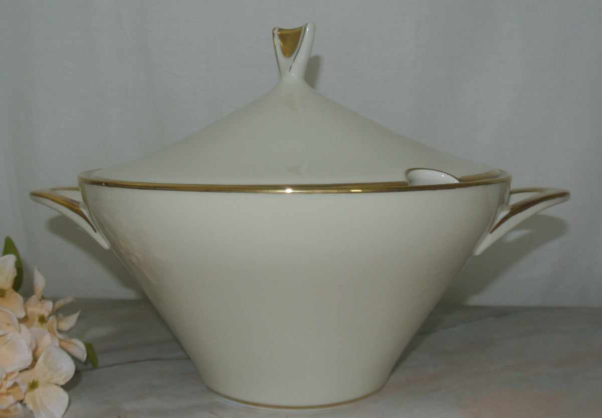 Vintage Winterling Marktleuthen Bavaria Soup Tureen Cream Color No Ladle