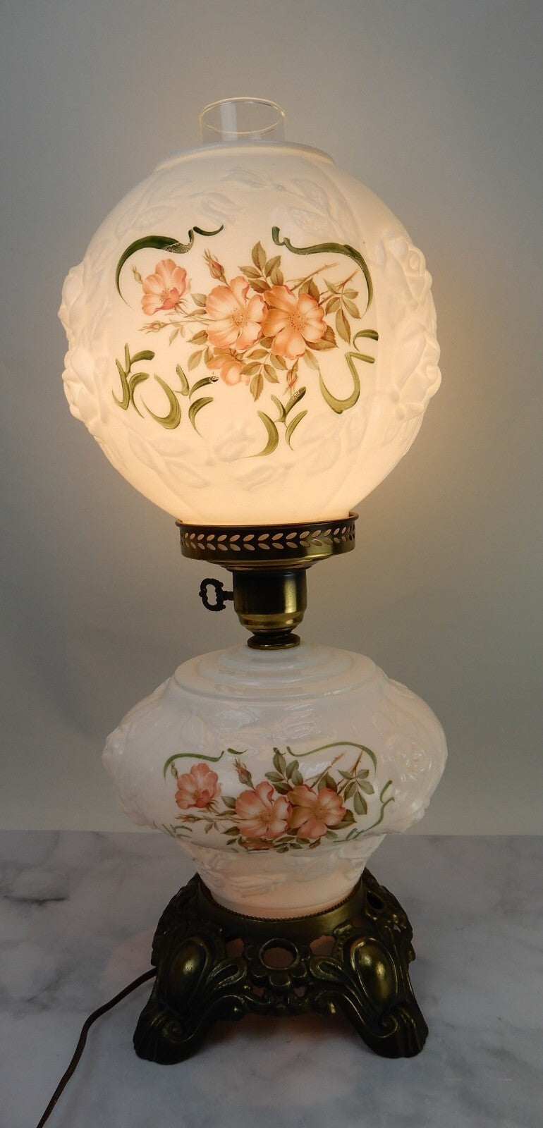 Vintage Gone With The Wind Milk Glass Table Lamp With 3-Way Lamp 21-3/4" High